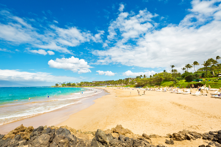 Where Can You Find Public Parking for Wailea Beach Access?