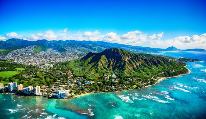 What Are the Must-Have Gifts for Someone Traveling to Hawaii?