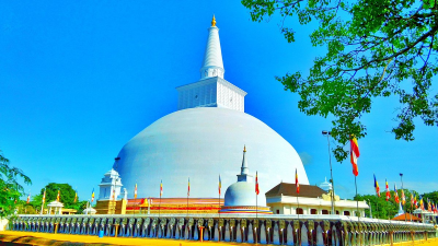 What Are the Most Breathtaking Temples to Visit in Sri Lanka?