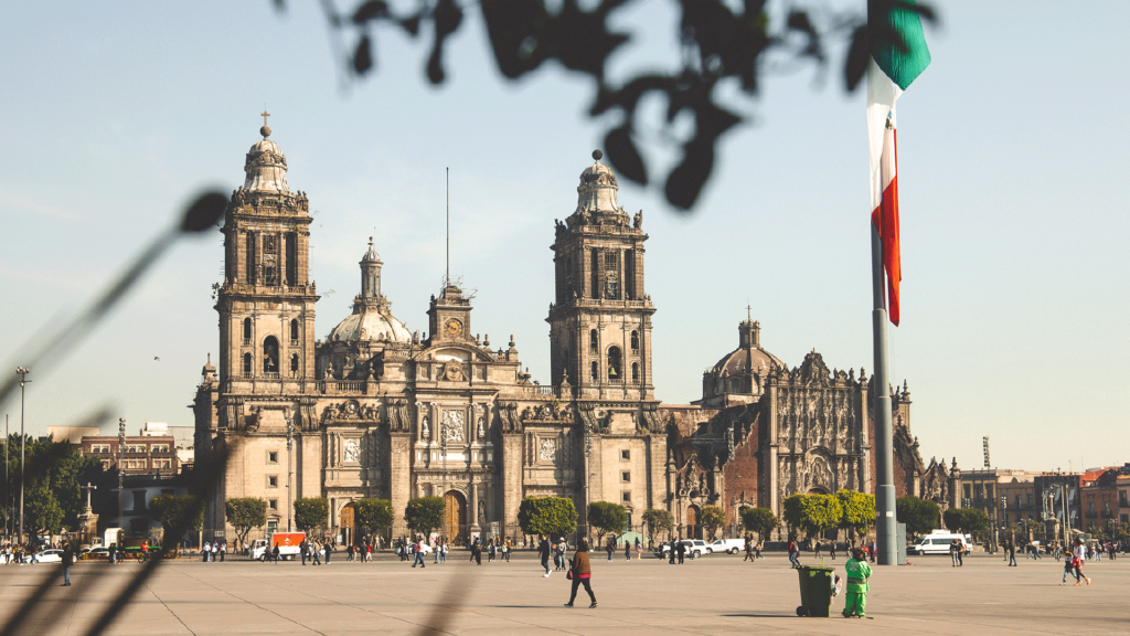 What Are the Best Places to Visit in Mexico for First-Time Travelers?